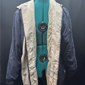 Women’s Dual-Tone Jacket in Navy and Beige